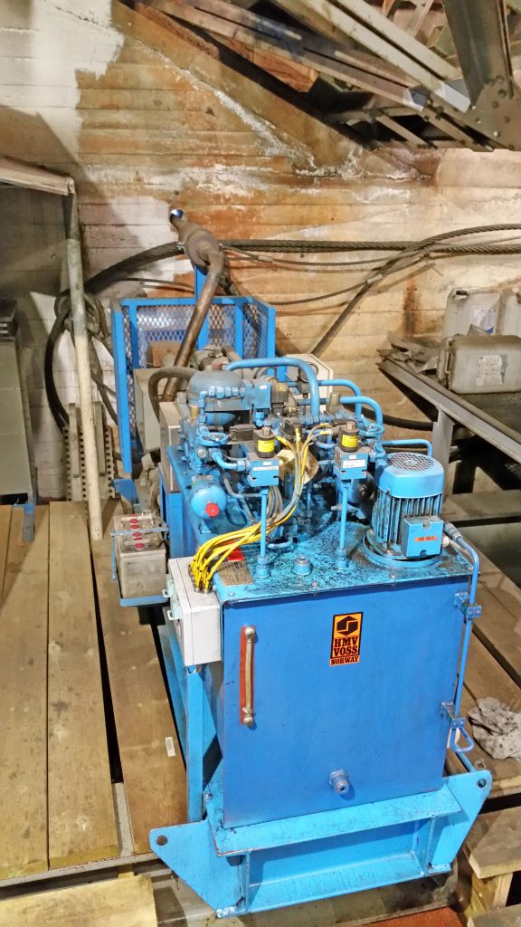 Inside engineroom.